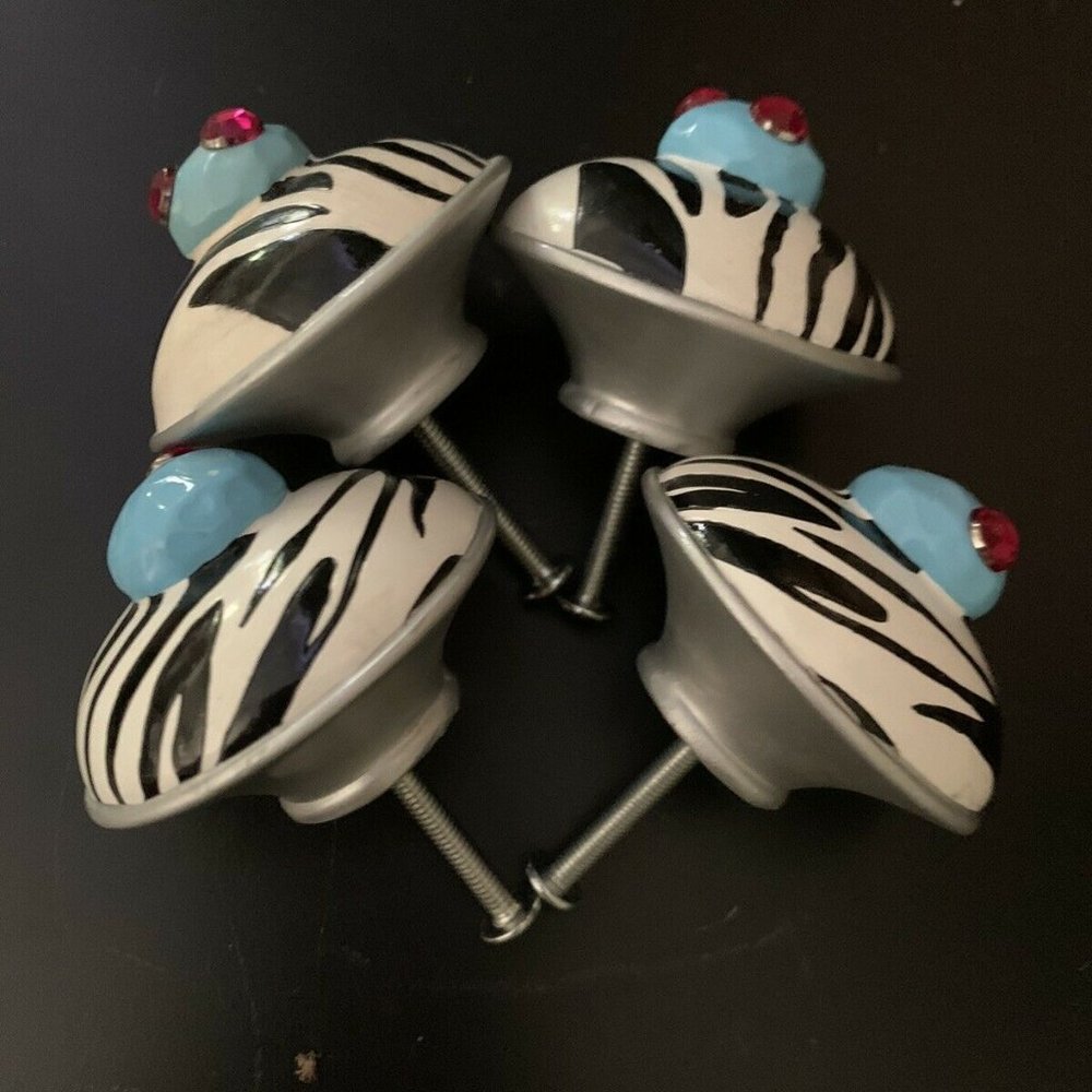 The Bombay Company Set of 4 Zebra Drawer Pulls Knobs